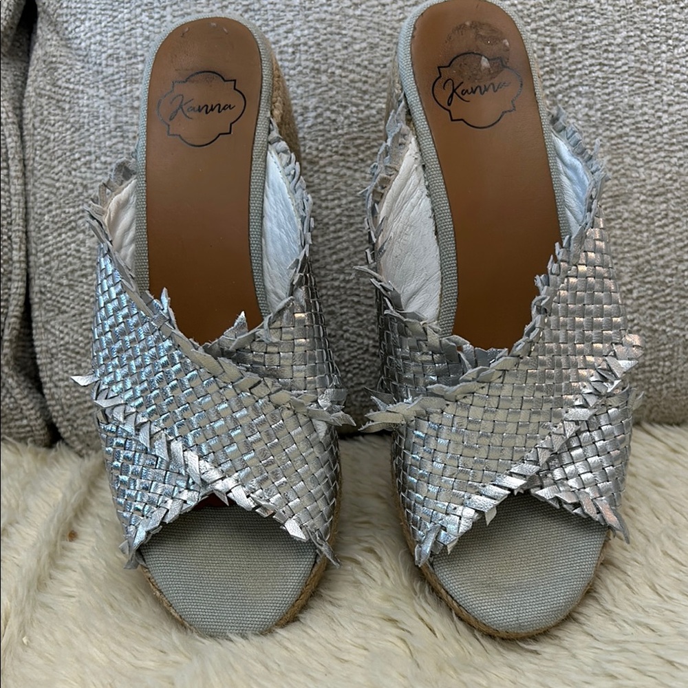 Kanna Silver Platform Sandals with Woven Texture